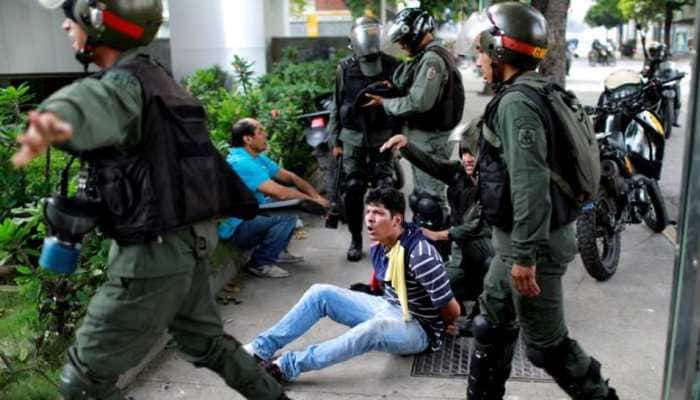 Venezuela arrests rogue officers after military revolt in Caracas