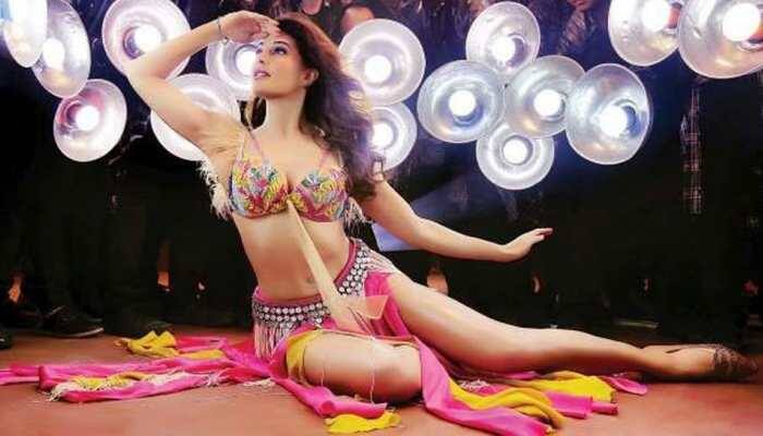 Jacqueline Fernandez takes split challenge and it's jaw-dropping! See pic