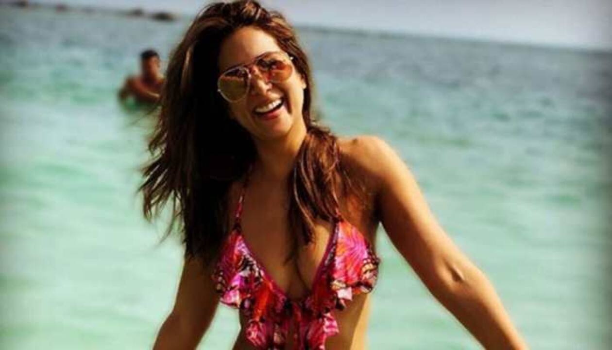  Top Bikini Pictures of Kim Sharma