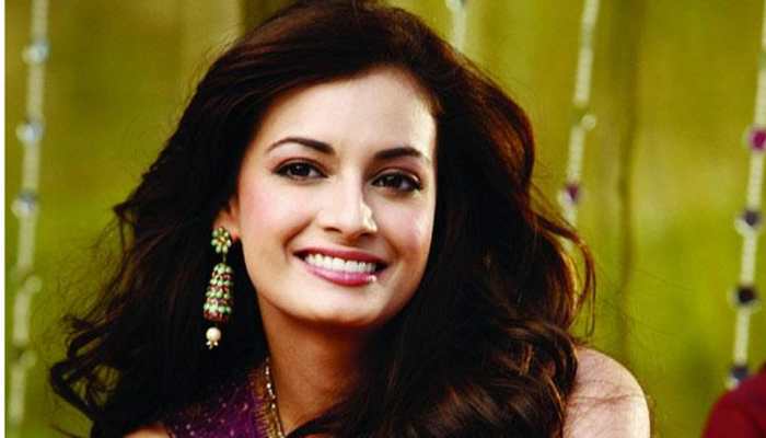 Dia Mirza turns make-up artist for brother-in-law's short Dia Mirza turns make-up artist for brother-in-law's short