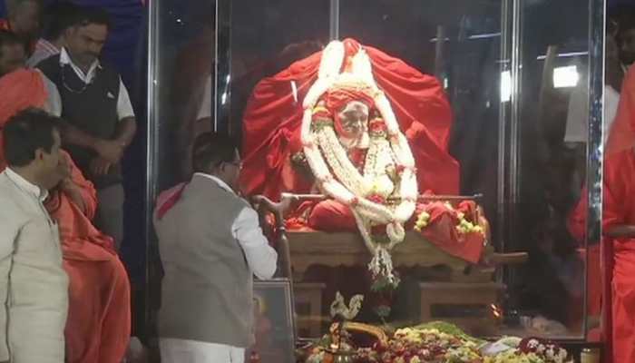 Revered seer Shivakumara Swami of Siddaganga mutt laid to rest, lakhs bid tearful adieu to &#039;Walking God&#039;