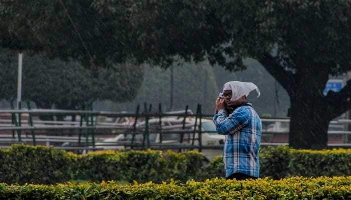 21 trains delayed due to fog in New Delhi