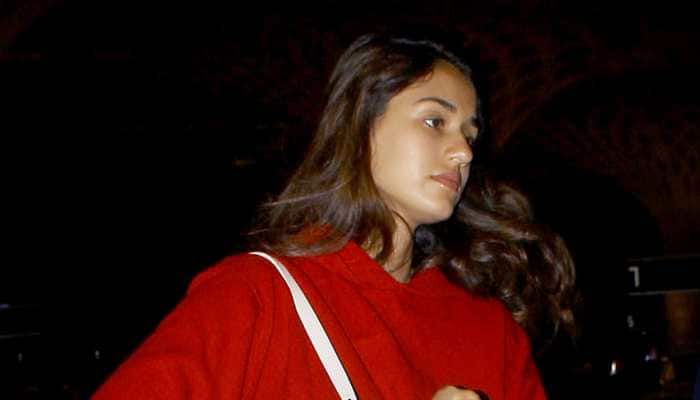 Disha Patani gives airport style lessons with her no makeup look—Pics