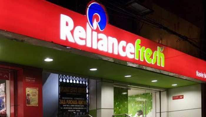 Reliance logo - India | Single letter logo, Letter r, Lettering