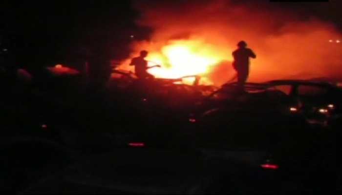 15 cars gutted in fire in a major blaze in Maharashtra&#039;s Vasai