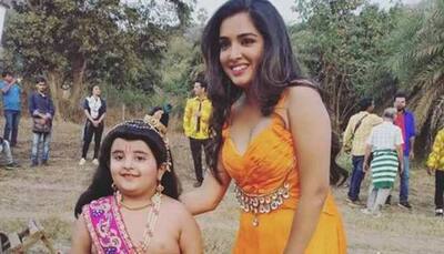 Amrapali Dubey's pic with this cute 'Bal Krishna' is breaking the internet-See inside