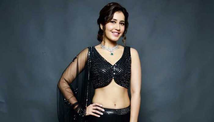 Raashi Khanna to seen opposite Vijay Deverakonda in romance drama