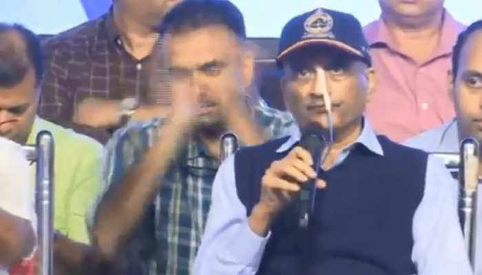 Ailing Manohar Parrikar presents Goa budget, says he&#039;s high on &#039;josh&#039;