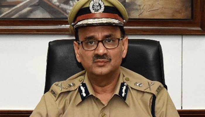 Ousted CBI chief Alok Verma defies govt order, may face action