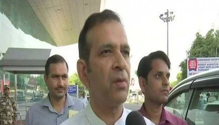 Pakistan summons Indian envoy; protests summoning of its top diplomat over Qureshi-Mirwaiz phone call