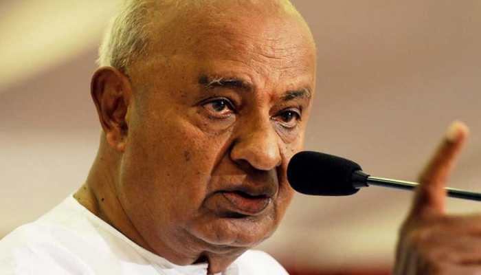 Former PM HD Deve Gowda slips in bathroom, injures leg