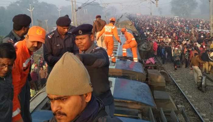 Bihar train derailment: Witnesses allege &#039;jugaad&#039; used to join coaches, Railways denies claim