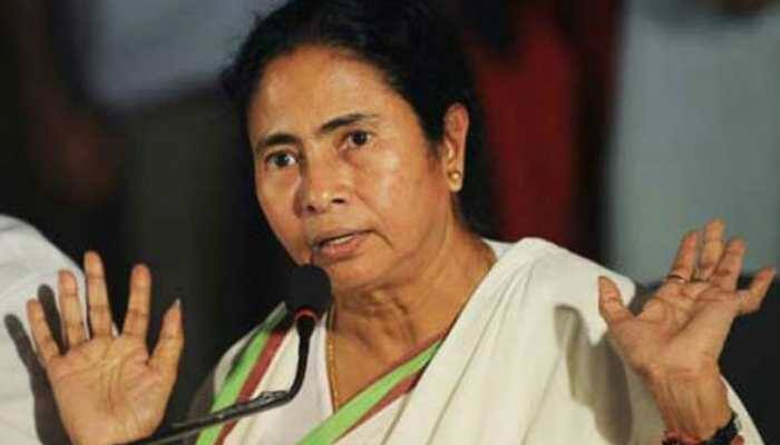 Defiant Mamata Banerjee challenges Centre, Kolkata Police-CBI face off