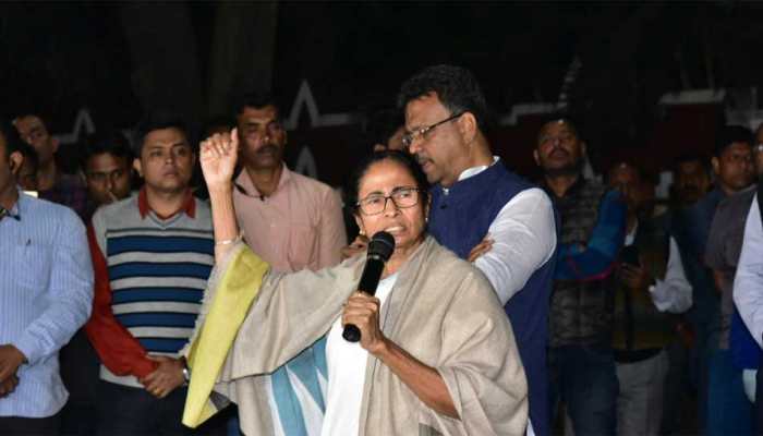 Opposition parties pledge support to Mamata Banerjee in Kolkata Police vs CBI battle