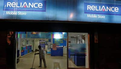 RCom plunges to record low after approaching bankruptcy court