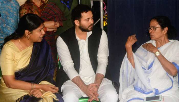 Mamata Banerjee holding 'satyagrah' to project herself as the nucleus of India's Opposition: Arun Jaitley Mamata Banerjee holding 'satyagrah' to project herself as the nucleus of India's Opposition: Arun Jaitley