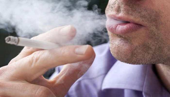 EU health official slams Greek minister for defying smoking ban