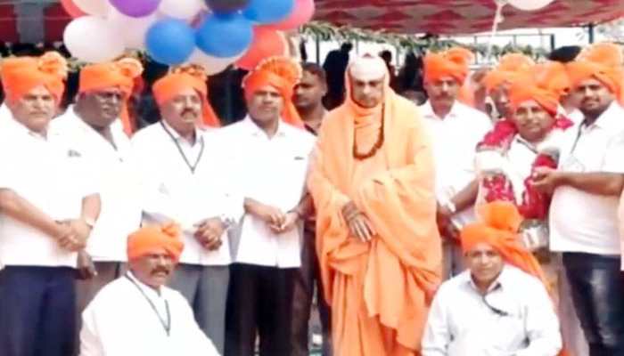 Three injured, close shave for Seer as Helium balloons burst into flames at Karnataka&#039;s Suttur Mutt - Watch