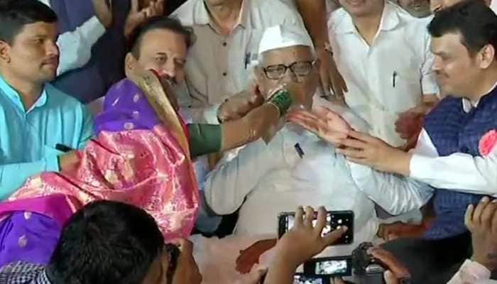 Anna Hazare breaks seven-day-long fast after marathon meeting with Maharashtra CM Devendra Fadnavis
