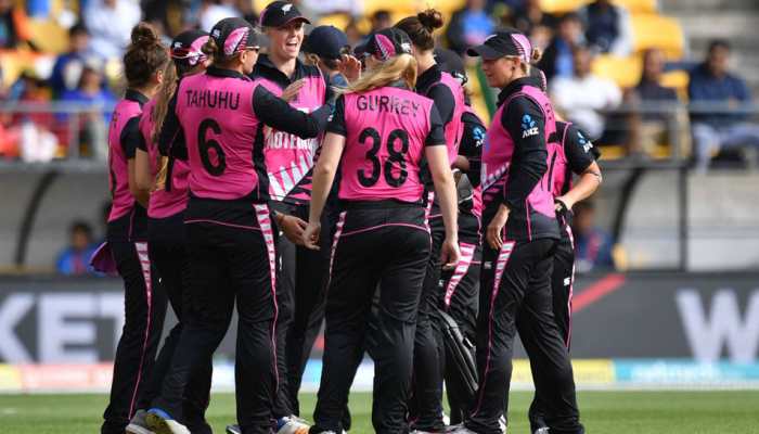 Smriti Mandhana shines but India fail, New Zealand women win 1st T20