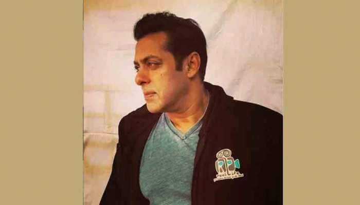 Salman Khan sports grey stubble in this latest still from the sets of Bharat — Take a look