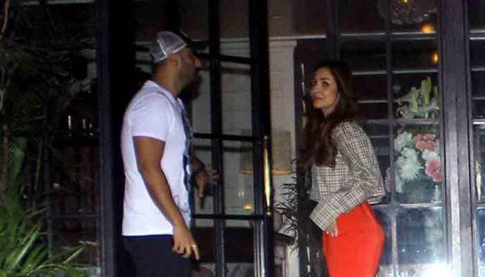 Arjun Kapoor, Malaika Arora make for an adorable couple at their dinner date — See pics