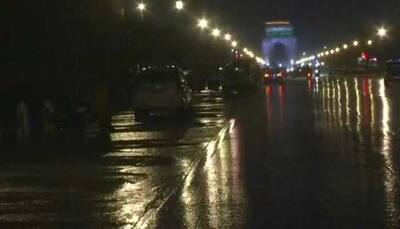 Rain lashes Delhi-NCR, causes traffic snarls at several places