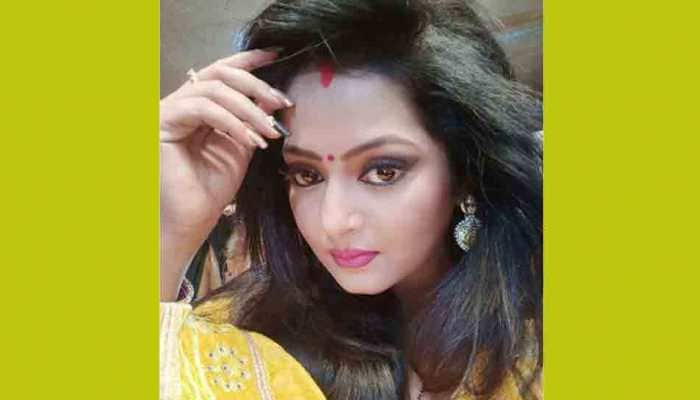 Bhojpuri hotcake Anjana Singh shares photo on Rose Day, looks ravishing