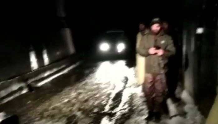 Jammu and Kashmir: Snow, strong wind deter rescue teams from reaching avalanche site in Kulgam