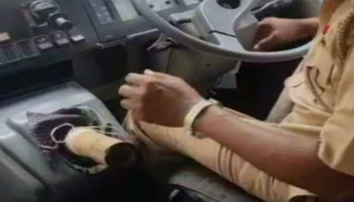 Bizarre: Mumbai bus driver replaces gear knob with bamboo stick