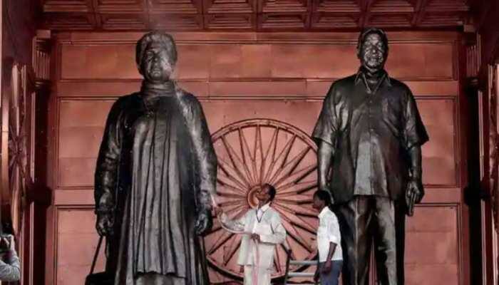 Supreme Court raps Mayawati over statue-construction spree