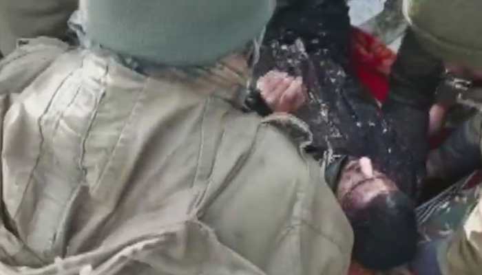 Jammu and Kashmir avalanche: 3 cops rescued from police post buried under snow, shifted to hospital Jammu and Kashmir avalanche: 3 cops rescued from police post buried under snow, shifted to hospital