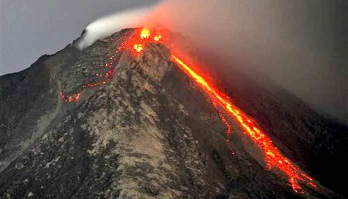 Emergency declared on Indonesian island after volcanic eruption