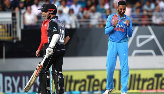 Daryl Mitchell's controversial LBW raises new debate on DRS