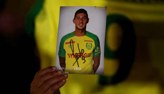 Football fraternity pays homage to footballer Emiliano Sala 