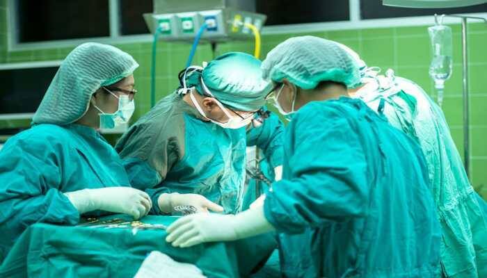 Doctors 'leave' scissors in woman's stomach during surgery