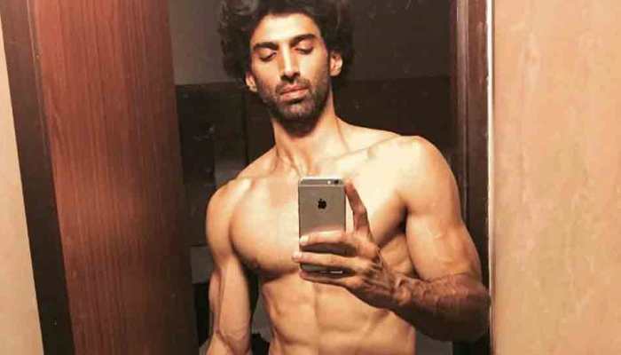 Aditya Roy Kapur raises temperature in his &#039;bikini body&#039;, sets Instagram on fire — Picture inside