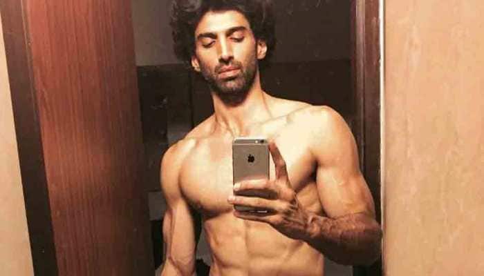 Aditya Roy Kapur raises temperature in his 'bikini body', sets Instagram on fire — Picture inside