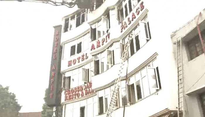 3 from one family die in Delhi&#039;s Karol Bagh hotel blaze