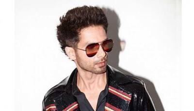 Shahid Kapoor pulls off a Ranveer Singh in this blingy outfit-See pic