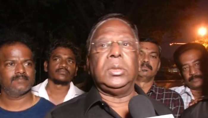 Puducherry CM protests outside Kiran Bedi&#039;s residence demanding sanction of govt proposals