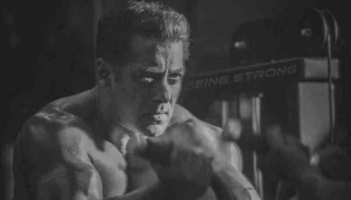 Salman Khan goes shirtless as he shares a fresh picture from the sets, fans go berserk