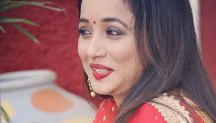 Rani Chatterjee sizzles in a red saree—Pic