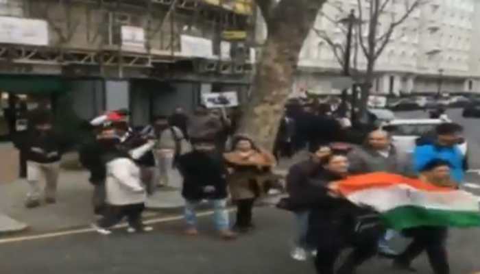 Pulwama attack: Slogans of &#039;Pakistan Murdabad&#039;, &#039;Pakistan terrorist&#039; raised during protest in London