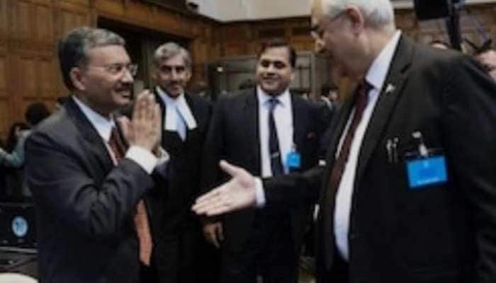 India rebuffs Pakistan&#039;s handshake offer with a curt Namaste at Kulbhushan Jadhav hearing
