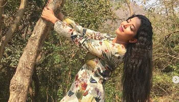 Monalisa is the perfect jungle beauty in a floral dress-See pic