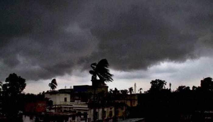 Heavy rain lashes Delhi, NCR