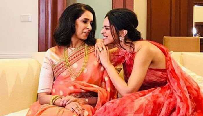 These pictures of Deepika Padukone with her mom Ujjala Padukone are too cute to miss!