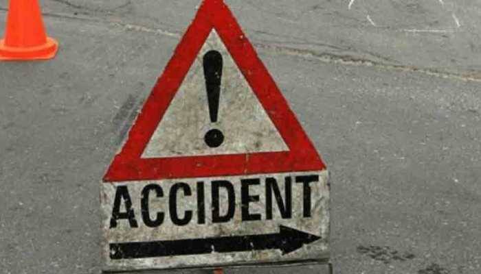 Uttar Pradesh: Six killed, 18 injured in road mishap on Lucknow-Agra Expressway