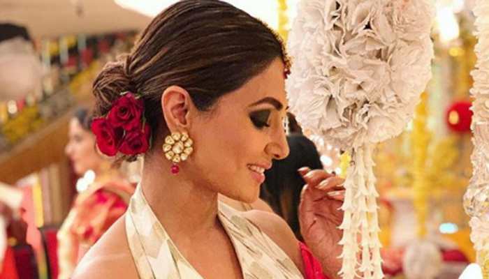 Hina Khan flaunts her 'komolika swag' in these pics